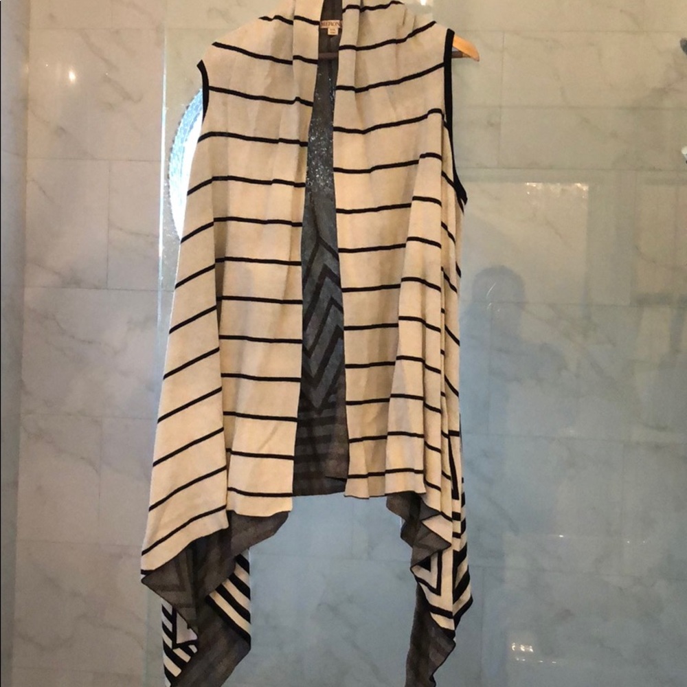 NWT Merona Black/White Sweater